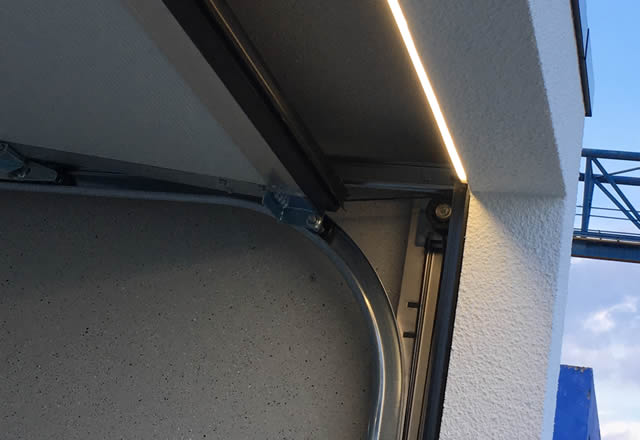 Hochwertige LED-Deckenbeleuchtung für Garagen und Ausstellungsräume –  Garage Parts